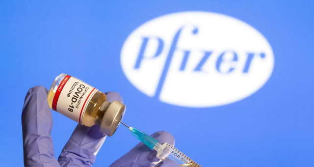 Reconhecimento de recusa de oferta da Pfizer amplia críticas a atuação de Bolsonaro na pandemia